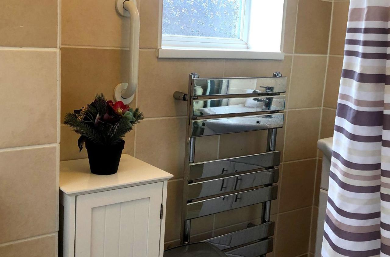 33Sm Dreams Unlimited Serviced Accommodation- Staines - Heathrow Stanwell Eksteriør billede