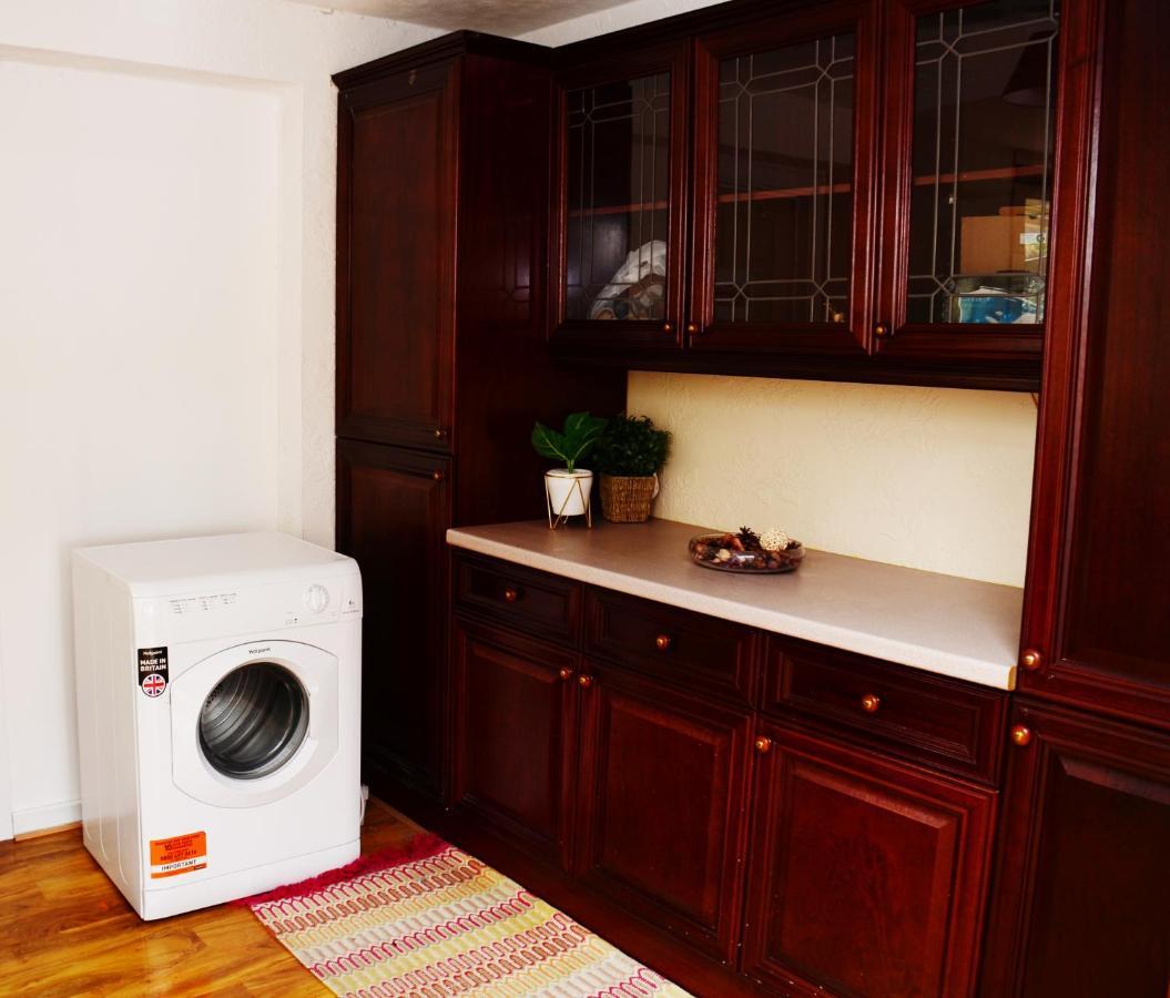 33Sm Dreams Unlimited Serviced Accommodation- Staines - Heathrow Stanwell Eksteriør billede