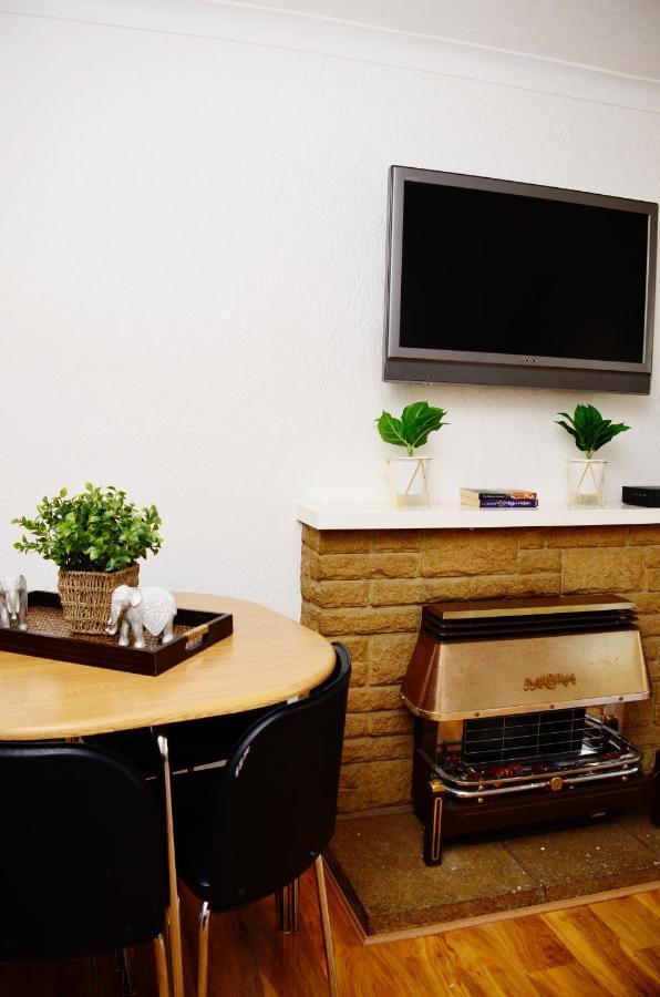 33Sm Dreams Unlimited Serviced Accommodation- Staines - Heathrow Stanwell Eksteriør billede