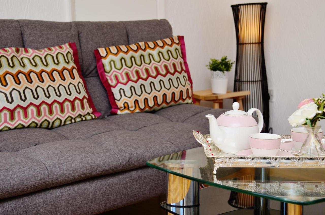 33Sm Dreams Unlimited Serviced Accommodation- Staines - Heathrow Stanwell Eksteriør billede