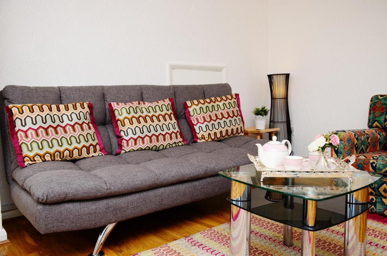 33Sm Dreams Unlimited Serviced Accommodation- Staines - Heathrow Stanwell Eksteriør billede
