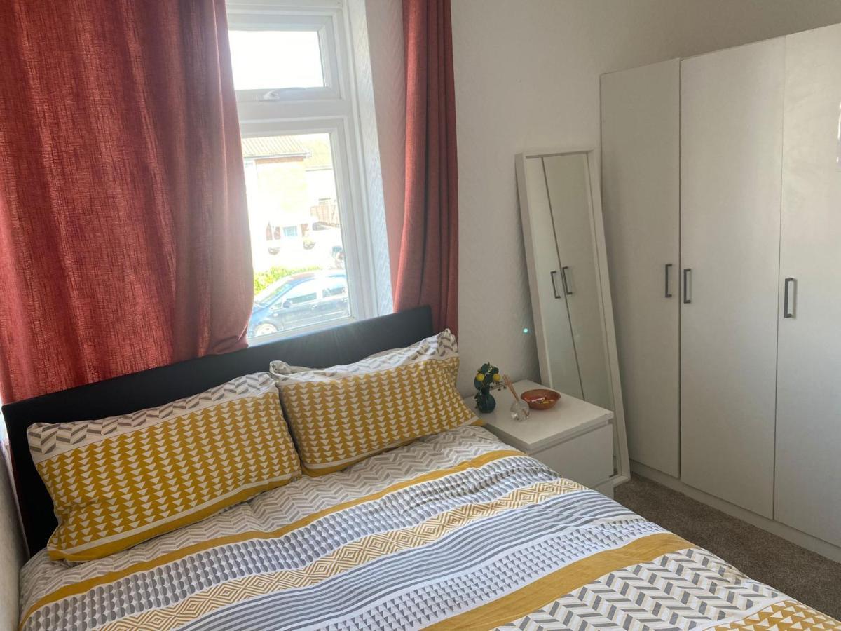 33Sm Dreams Unlimited Serviced Accommodation- Staines - Heathrow Stanwell Eksteriør billede