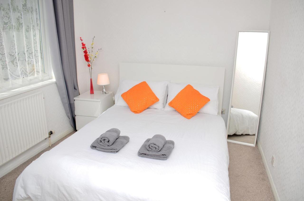 33Sm Dreams Unlimited Serviced Accommodation- Staines - Heathrow Stanwell Eksteriør billede