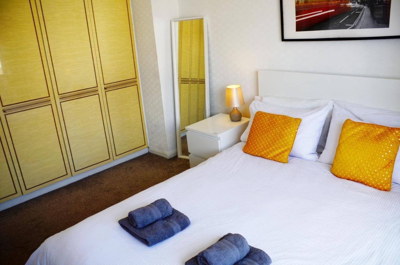 33Sm Dreams Unlimited Serviced Accommodation- Staines - Heathrow Stanwell Eksteriør billede