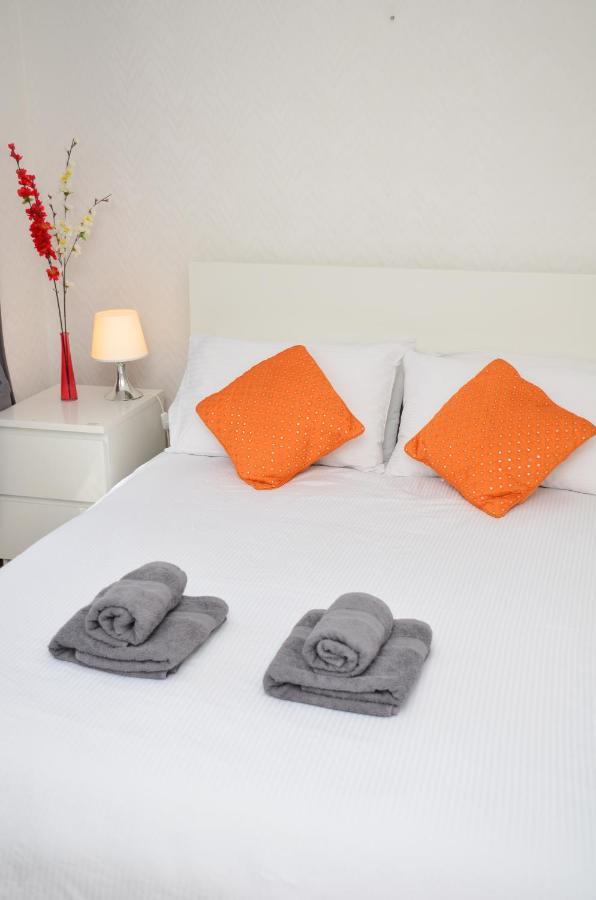 33Sm Dreams Unlimited Serviced Accommodation- Staines - Heathrow Stanwell Eksteriør billede