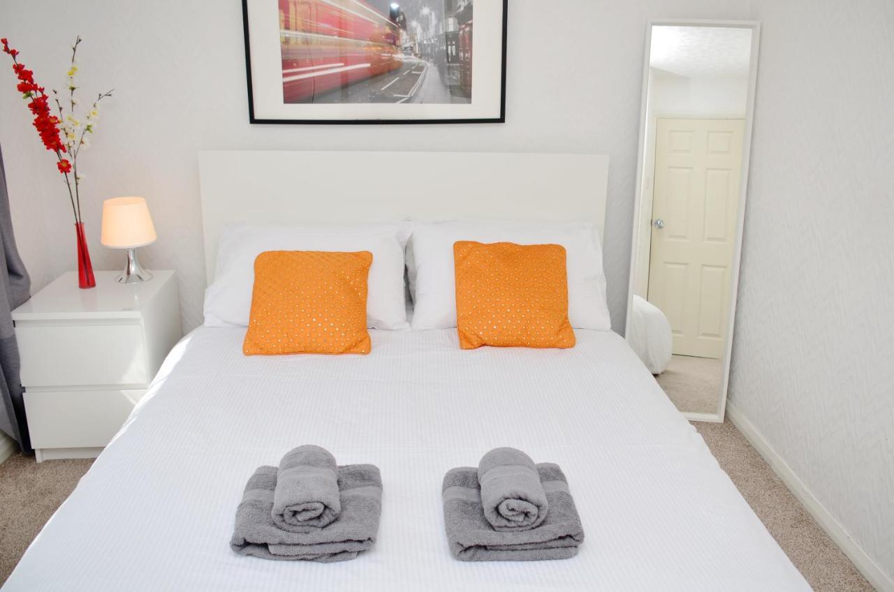 33Sm Dreams Unlimited Serviced Accommodation- Staines - Heathrow Stanwell Eksteriør billede